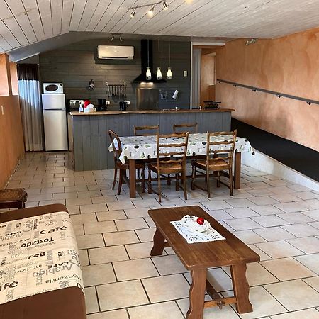 Le Gite De L'Araucaria Ploërdut Esterno foto